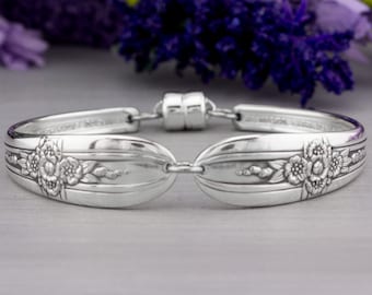 Vintage Silverware Spoon Bracelet Jewelry - Triumph 1941 Bracelet - Mothers Day Birthday Gift for Women - Grandmothers Silverware Jewelry