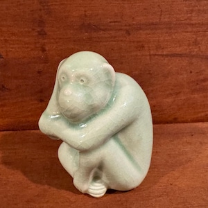 Thai Seladongrüne Glasur Affe Schimpanse Figur, Thailand, 3.5 ”t