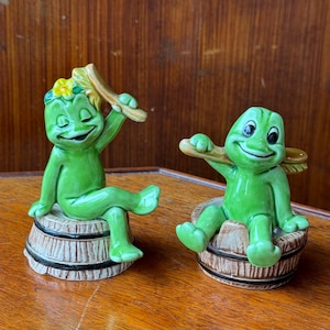 Neil the Frog - Etsy