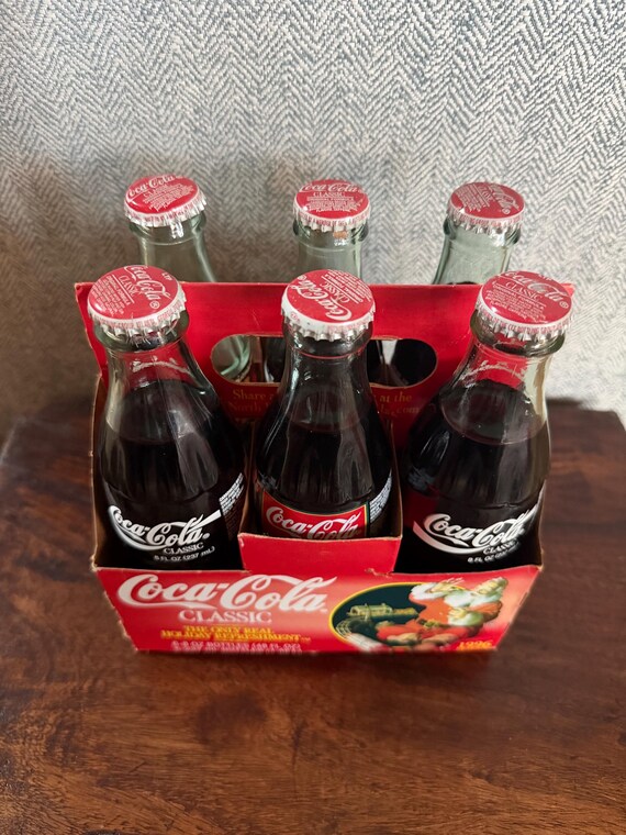 Coca-cola Santa 1996 Edition Carrier W/ 6 Bottles (2 Happy Holiday