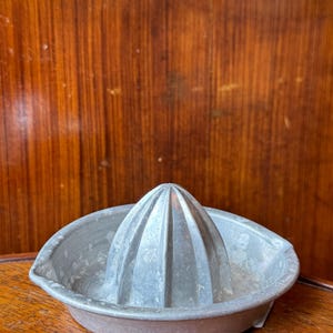 Vintage Aluminum Juicer - Etsy
