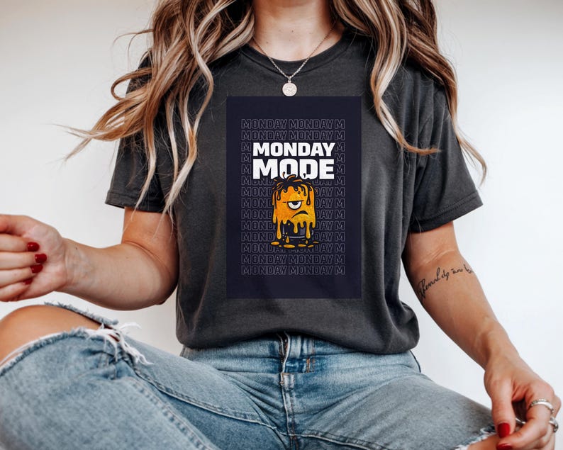 Maglietta Monday Mode, maglietta divertente con umorismo sul lavoro, regalo per gli amanti del caffè immagine 6