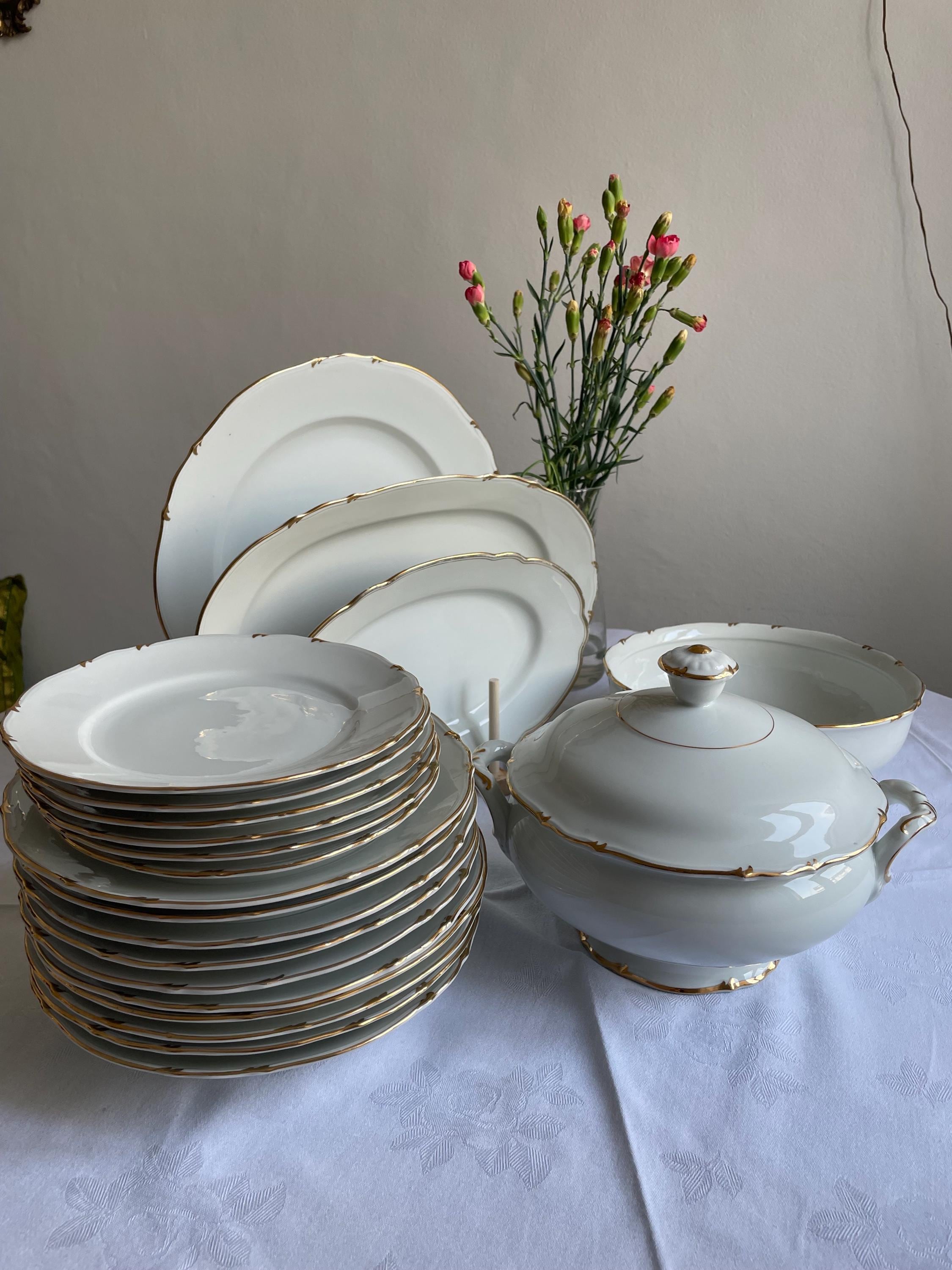 SERVICE DE TABLE Porcelaine de baviere presque complet EUR 150,00