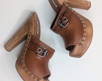 Sandali con tacco a zoccolo in legno stile vintage, mai indossati, di Miu Miu - Taglia 38