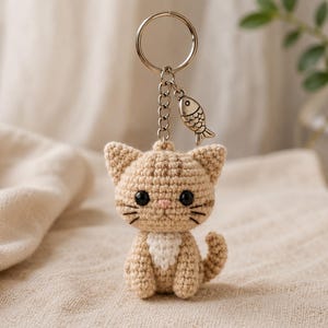 Virkad kattnyckelring Amigurumi-mönster (PDF), Nybörjarberlock, Flerspråkig