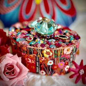 Bedazzled oval trinket/gift Bling Box