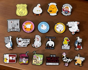 Silly Goose Pin | Funny Gold Enamel Badge for Backpacks, Lanyards, and Bags,Silly Goose Enamel Pin Badge | Funny Quirky Brooch,Bag Accessory