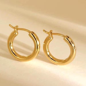 18K solid Gold Charm Halter Creolen | Baumeln Ohrring Creolen | Ohrringe mit Aufhänger | Stapelbare Gold Creolen | Minimal Gold Ohrschmuck Basis