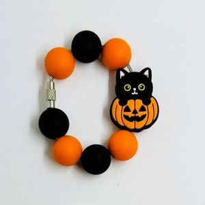 Black Cat Pumpkin Cup Charm, Halloween Beaded Cup Charm, Cat Lover Gift, Black and Orange Cup Accessory, Fall Tumbler Charm