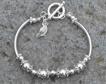Parrot Charm Bracelet – Silver Beaded Stretch Bracelet, Sterling Silver Plated, Bird Lover & Animal Rescue Gift, Bird Lovers Gifts