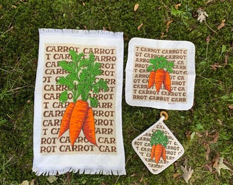 Vintage 1977 Carrot Graphic Matching Kitchen Towels and Pot Holder