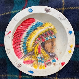 Plato de cerámica nativo americano, pieza de arte popular estadounidense vintage, decoración de cabaña de estilo occidental de mediados de siglo, cerámica coleccionable.