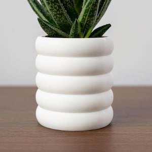 Bubbles Planter – 3D-printad modern växtkruka med dold droppbricka