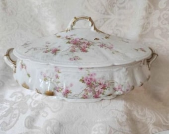 Haviland Limoges Covered Serving Dish & Two Matching Soup Bowls. Circa 1900