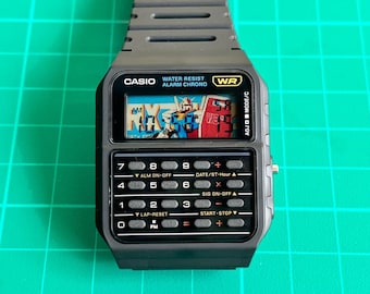 Reloj Casio CA-53 Gundam personalizado con pantalla LCD y calculadora / Pieza de colección de anime digital retro