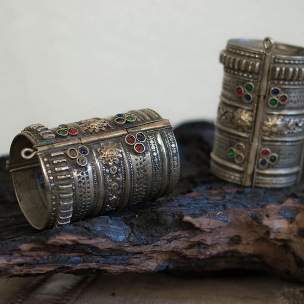 Stammes-Kuchi-Manschetten