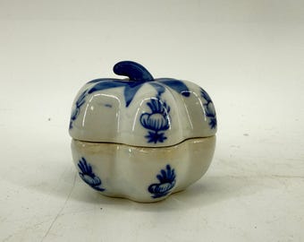Pumpkin Trinket Box Small Blue White Floral Ceramic Jewelry Dish Decor 2"x2.5"