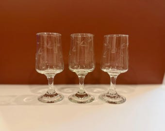 Vintage Etched Liqueur / Cocktail Glasses