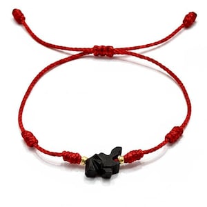 Red String Protection Bracelet with Black Azabache Stone – Handmade Adjustable Good Luck Bracelet with Spiritual Meaning