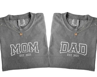 Comfort Colors® Personalized Mama and Dad Shirts, New Dad Shirt, Gift for New Mom, Pregnancy Announcement Shirt, Gift For Mom and Dad Shirt