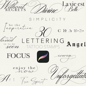 Puede incluir: Una colección de sellos de tatuajes con letras negras con varias palabras y frases, incluyendo "Sin arrepentimientos", "Divino", "Simplicidad", "30" y "Ángel". La imagen también presenta el icono de la aplicación Procreate.