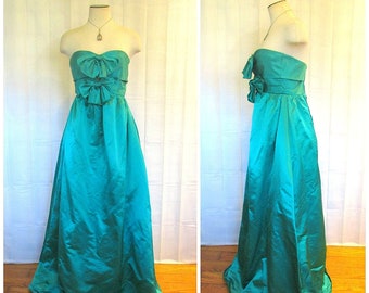 Vintage Ball Gown 1960s Strapless Emerald Green Satin Formal Gala Maxi Dress 30 Bust XS S Princess Party Frock with Bows