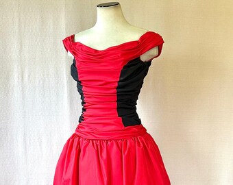 Vintage 1980s Murray Arbeid Party Dress Dead Stock Black Red Taffeta Bubble Skirt 31 Bust XS S