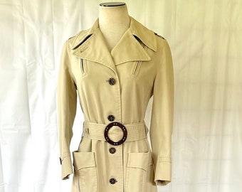 Vintage Mod Trench Coat Beige Cloth Jacket 1960s 1970s M 34 Bust Short Raincoat Misty Harbor / Wood Buckle and Buttons