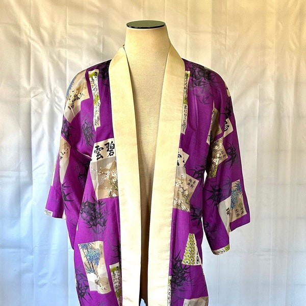 Vintage Seide Kimono Robe Waltah Clarke's Hawaiian Shops 1950er 1960er Jahre Japanischer Stil Kurze Vertuschung Lila Elfenbein Schwarz Violett Blau 42 M L XL