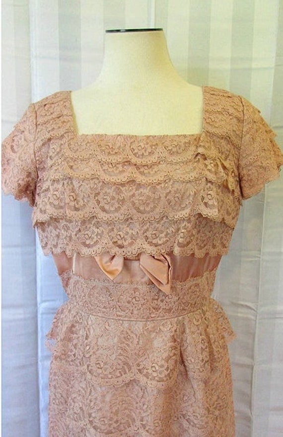 Vintage 1950s Lace Party Dress Champagne Beige Sh… - image 3