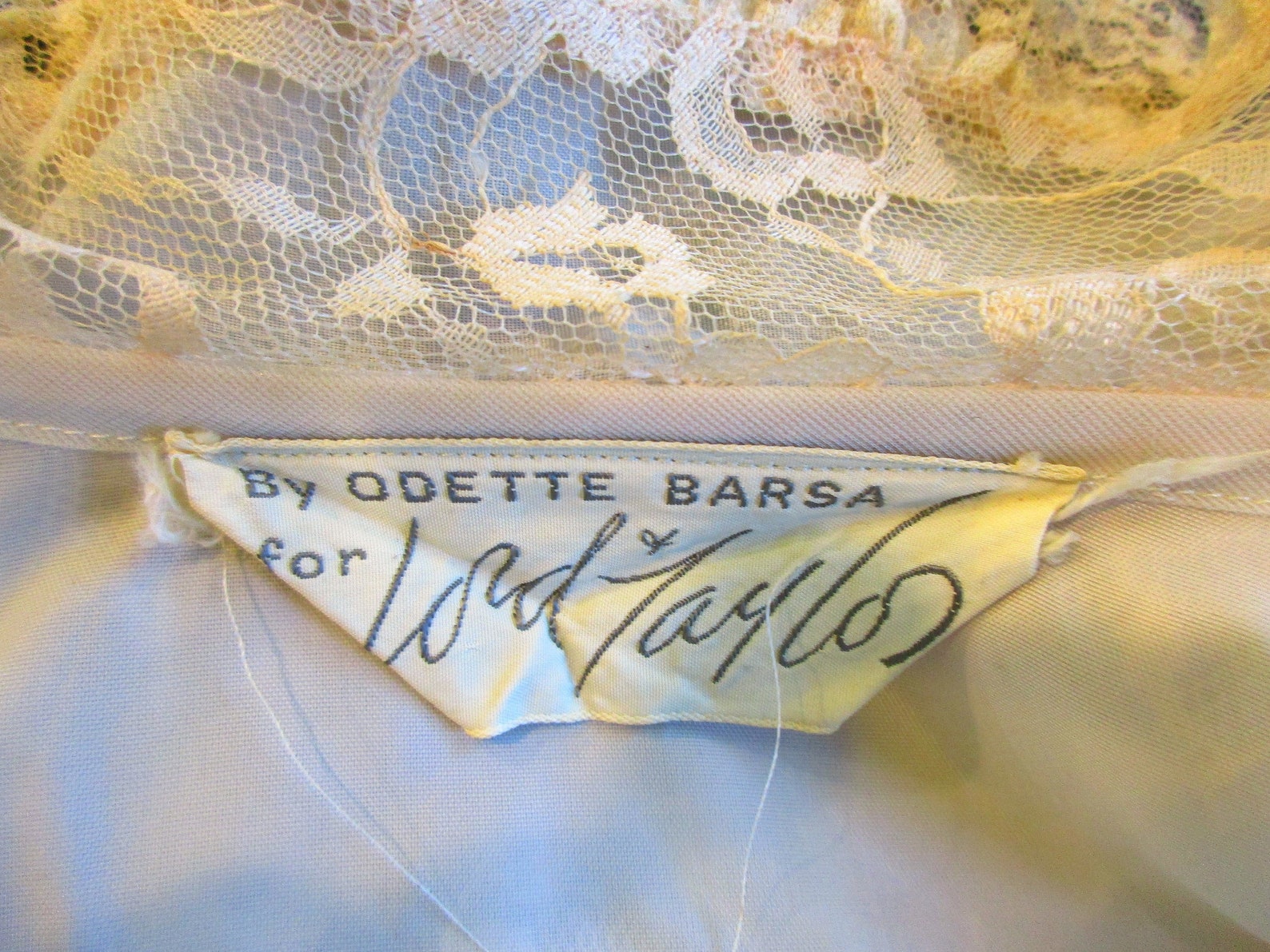 1960s Odette Barsa Loose & Easy Fitting Ivory Silk Caftan w Wide White Feather Cuffs