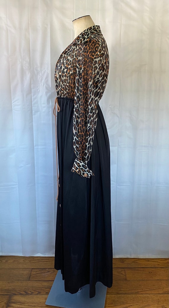 Vintage 1970s Vanity Fair Loungewear Robe Leopard… - image 4