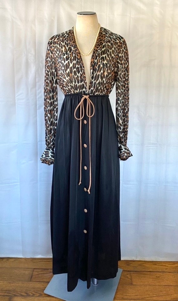 Vintage 1970s Vanity Fair Loungewear Robe Leopard… - image 2