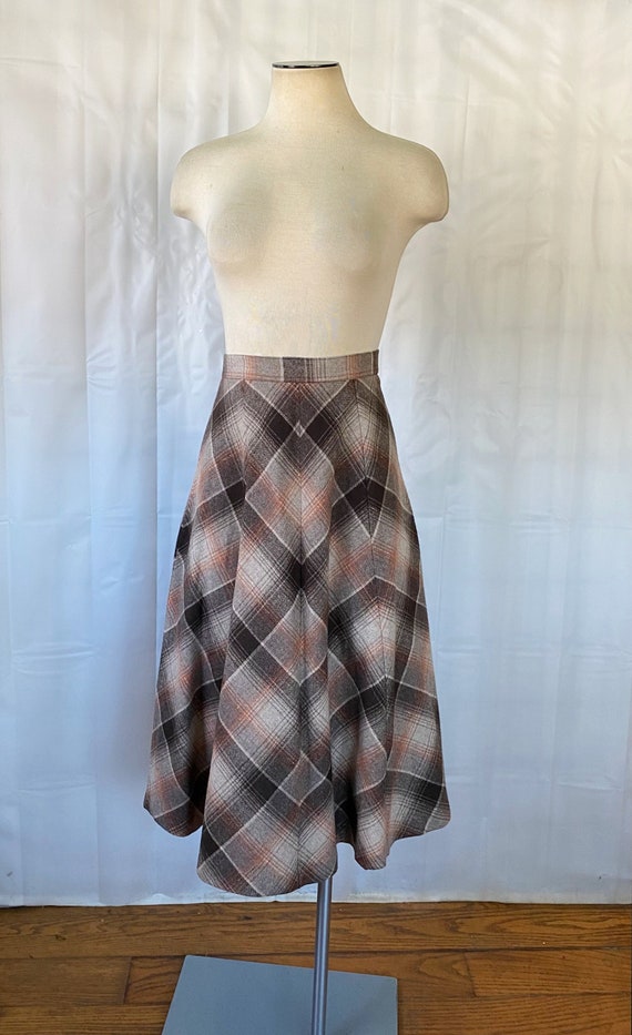 Vintage 1960s Skirt Full Diagonal Shadow Plaid Gra