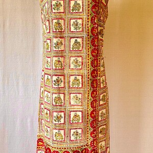 Vintage Ethnic Dress 1960s Indian Print Elephants Birds Summer Shift 38 Bust Medium Large Beige Red Green Yellow image 2