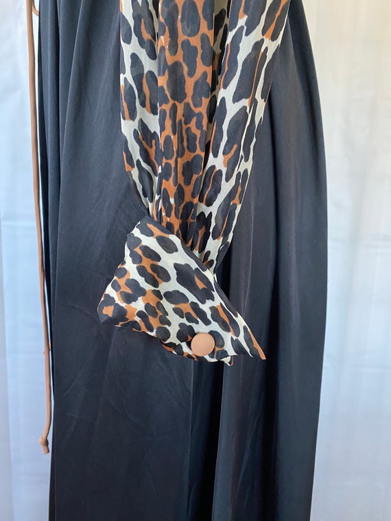 Vintage 1970s Vanity Fair Loungewear Robe Leopard… - image 6