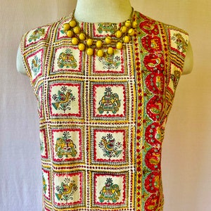 Vintage Ethnic Dress 1960s Indian Print Elephants Birds Summer Shift 38 Bust Medium Large Beige Red Green Yellow image 8