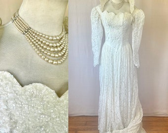 Vintage Wedding Dress 1940s 1950s Ivory Floral Lace and Satin Gown 30 Bust Extra Small XS S Renaissance Style