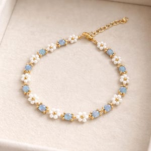 Handmade Daisy Beaded Bracelet – Floral Jewelry Gift