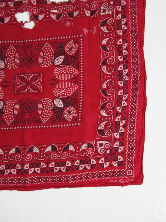 Vintage 40s Red Bandana Trunk Down Turkey Red Fas… - image 3