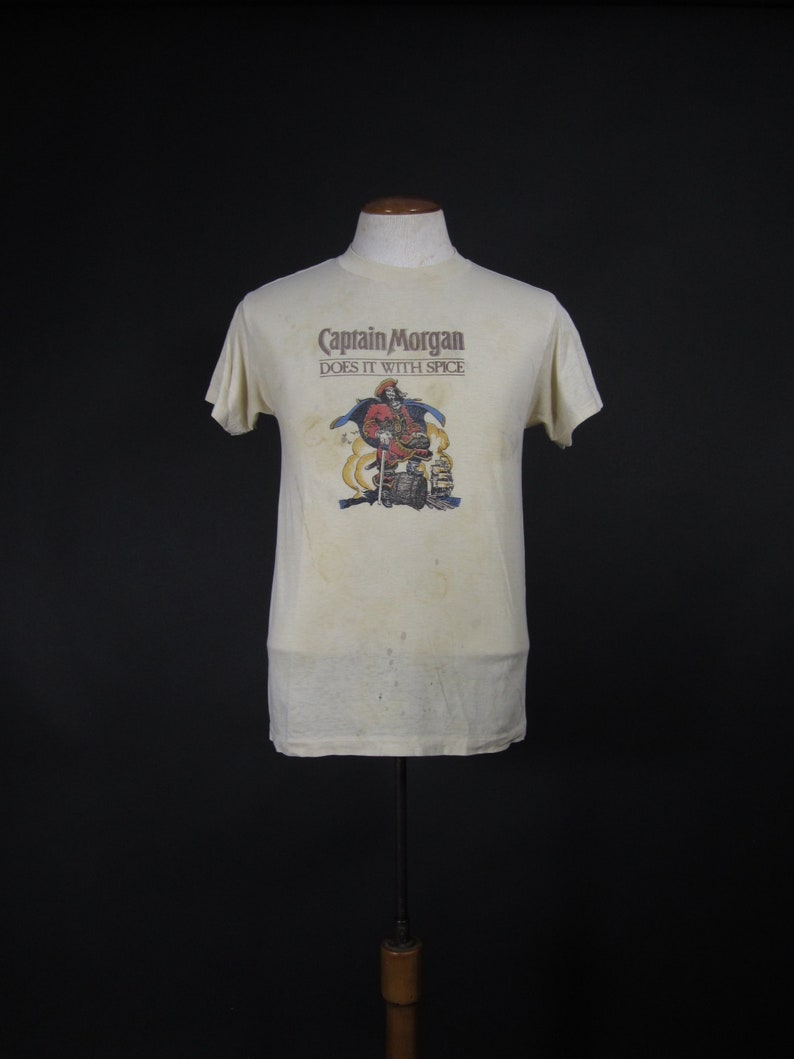 Captain morgan statue image