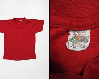 Vintage Red Kids T-shirt Fruit of the Loom Golden Blend - Size 6 - 8