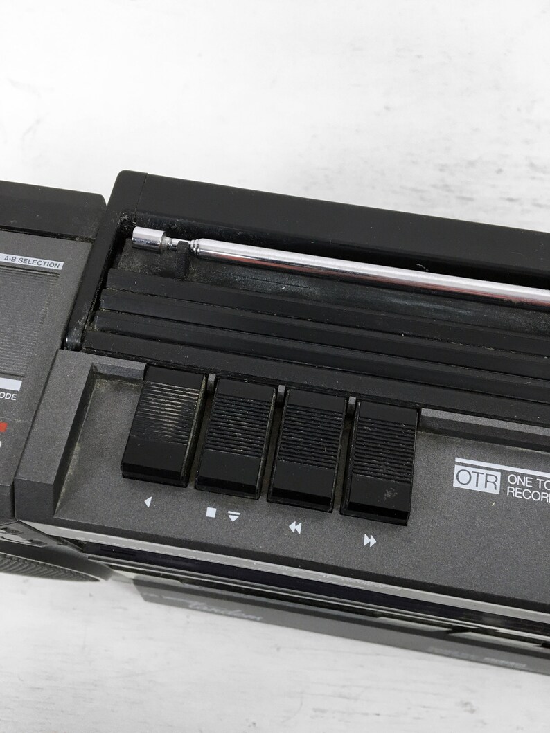 Vintage 80s Ghetto Blaster Magnavox Super Tandem D 8330 Boombox AMFM Cassette