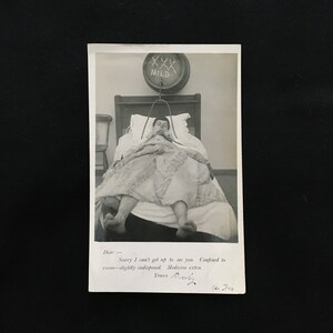 RPPC Bier ansichtkaart man dronken in bed grappig jaren 1900