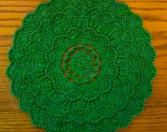 Crocheted Round Green Doily (p02g)