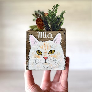 Mini hand painted Cat, Dog Portrait Planter, Cat Mom, Dad, Personalized Pet Loss Memorial