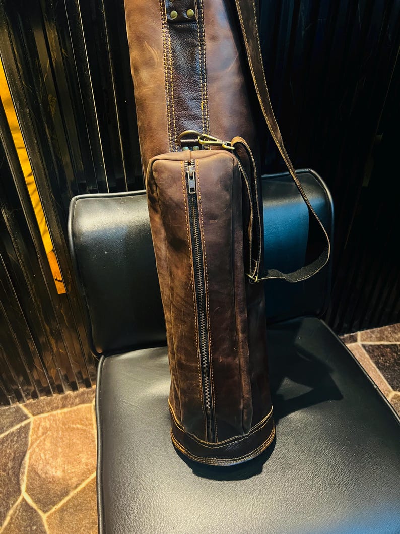 Adjustable shoulder strap detail on the Personalized Vintage Cowhide Leather Golf Bag.