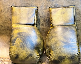 Retro Finish Leather Boxing Gloves: Luxury Training Equipment