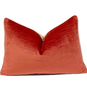 Gewürzorange gestreifter Samtkissenbezug: Vern Yip Palisades Henna, 14x20 Akzentkissen