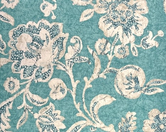 Funda de almohada con estampado floral turquesa: Kravet Layla Caribe Teal Jacobean Print